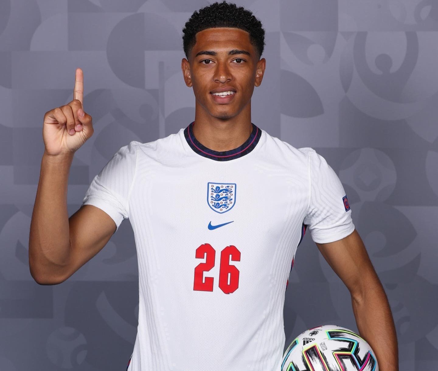 波动尾部的 波动尾部的